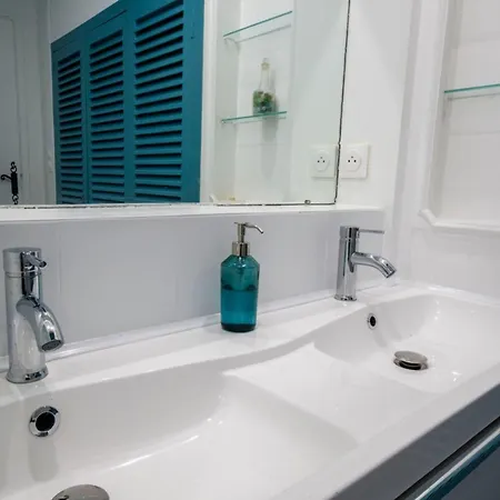 06m - Old Beautiful Duplex Terrace With Sea View Διαμέρισμα Αντίμπ