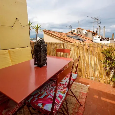 06m - Old Beautiful Duplex Terrace With Sea View Διαμέρισμα *