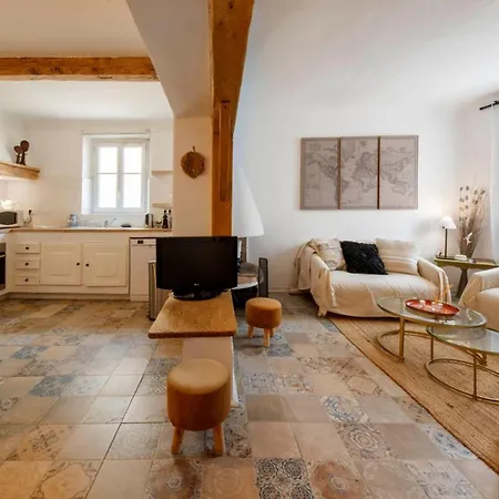 06m - Old Beautiful Duplex Terrace With Sea View דירה