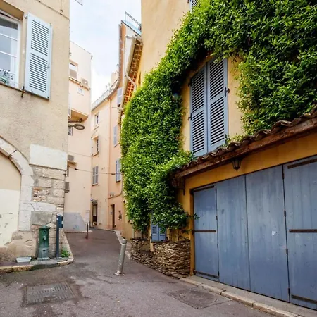 06m - Old Beautiful Duplex Terrace With Sea View Apartment *