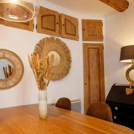 06m - Old Beautiful Duplex Terrace With Sea View *