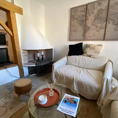 06m - Old Beautiful Duplex Terrace With Sea View Antibes