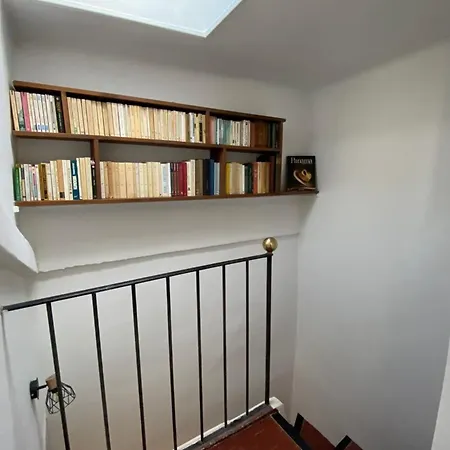 06m - Old Beautiful Duplex Terrace With Sea View Apartman *