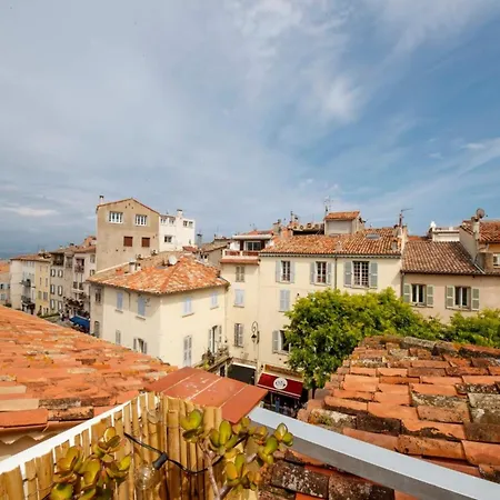 06m - Old Beautiful Duplex Terrace With Sea View *
