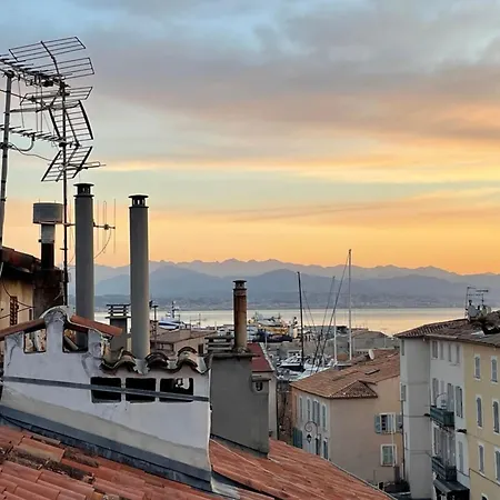06m - Old Beautiful Duplex Terrace With Sea View Apartment *