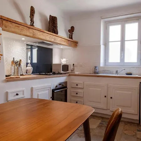 06m - Old Beautiful Duplex Terrace With Sea View *